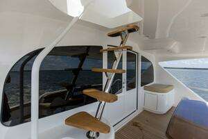 2016 Viking 92 Enclosed Bridge thumbnail 65