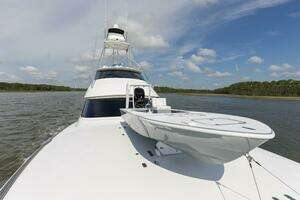 2016 Viking 92 Enclosed Bridge thumbnail 83