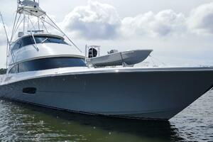 2016 92 Viking Enclosed Bridge Touche Exterior (10)