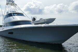 2016 Viking 92 Enclosed Bridge thumbnail 89