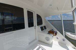 2016 Viking 92 Enclosed Bridge thumbnail 51