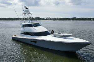 2016 Viking 92 Enclosed Bridge thumbnail 90