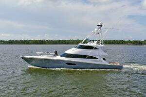 2016 Viking 92 Enclosed Bridge thumbnail 93