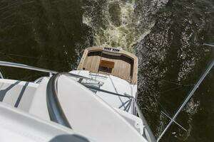 2016 Viking 92 Enclosed Bridge thumbnail 57