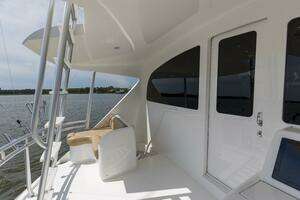2016 Viking 92 Enclosed Bridge thumbnail 53