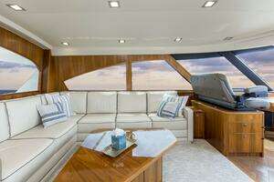 2016 Viking 92 Enclosed Bridge thumbnail 5