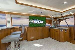 2016 Viking 92 Enclosed Bridge thumbnail 10