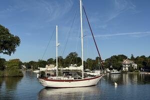 Miss Scarlet 44ft Hardin Yacht For Sale Miss Scarlet 44ft Hardin Yacht For Sale