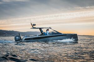 Virtue Yachts V10 T-Top