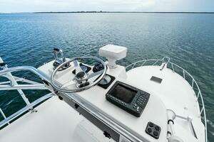 2004 Cabo 40 Hardtop Express thumbnail 17