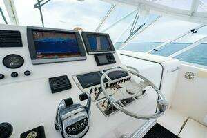 2004 Cabo 40 Hardtop Express thumbnail 16