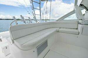 2004 Cabo 40 Hardtop Express thumbnail 12