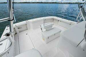 2004 Cabo 40 Hardtop Express thumbnail 10
