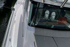 2024 Axopar Cross Cabin thumbnail 8