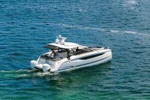 39ft Four Winns Yacht For Sale