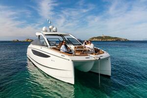 39ft Four Winns Yacht For Sale