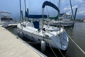 Black Dog 27ft Catalina Yacht For Sale