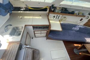Black Dog 27ft Catalina Yacht For Sale