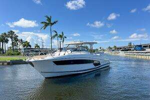  2022 Jeanneau Leader 12.5 WA Yacht For Sale in Fort Laudardale FL