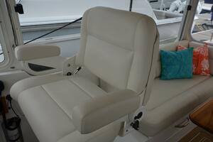 Helm Seat