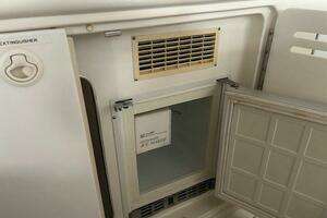 1998 Sea Ray 540 Sundancer thumbnail 19