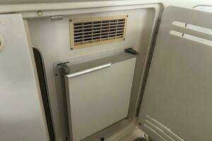 1998 Sea Ray 540 Sundancer thumbnail 18