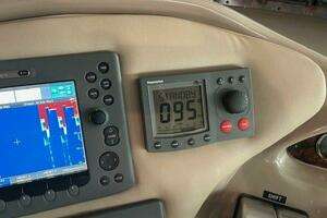 1998 Sea Ray 540 Sundancer thumbnail 32