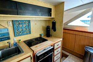 1977 Bertram 42 Motor Yacht thumbnail 31