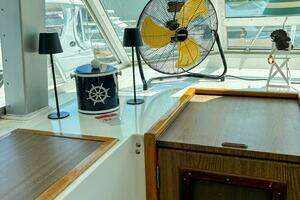 1977 Bertram 42 Motor Yacht thumbnail 23