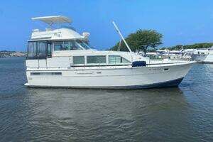 1977 Bertram 42 Motor Yacht thumbnail 2