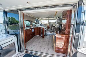 56FT (17.15M) SEA RAY