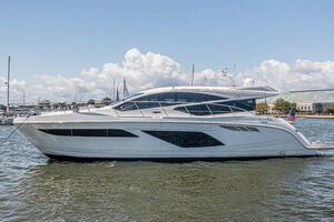 56FT (17.15M) SEA RAY