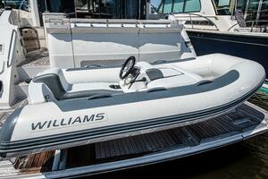 56FT (17.15M) SEA RAY