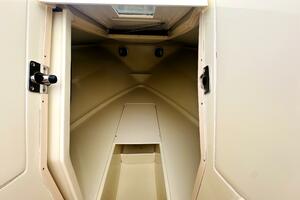 2013 Chris-Craft Corsair 22 cabin interior with open door, s