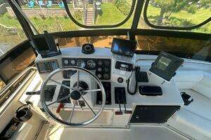 1990 Silverton 34 Convertible thumbnail 13
