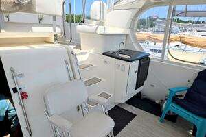 2003 Silverton 392 Aft Cabin Motor Yacht thumbnail 30