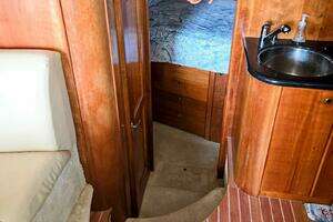2003 Silverton 392 Aft Cabin Motor Yacht thumbnail 11