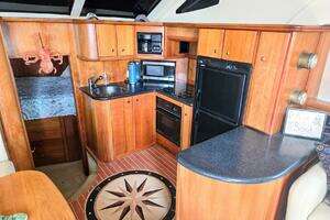2003 Silverton 392 Aft Cabin Motor Yacht thumbnail 5