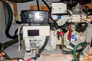 2003 Silverton 392 Aft Cabin Motor Yacht thumbnail 37