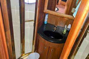 2003 Silverton 392 Aft Cabin Motor Yacht thumbnail 13