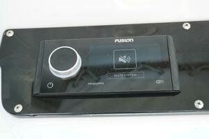2022 25 Everglades 253cc Electronics (1)