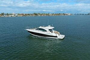 Best Times Too w Seakeeper Roll Stabilizer 45ft Cruisers Yachts Yacht For Sale