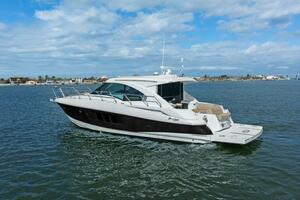 Best Times Too w Seakeeper Roll Stabilizer 45ft Cruisers Yachts Yacht For Sale