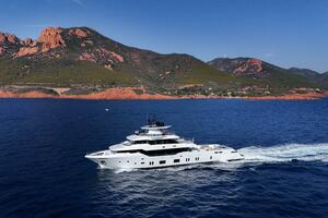 OCEANIC 143 Worth Avenue Yachts