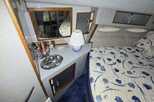 1988 Sea Ray 390 Express Cruiser thumbnail 11