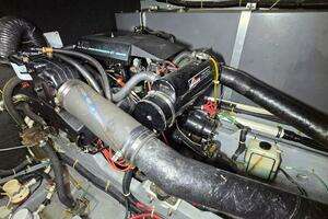 1988 Sea Ray 390 Express Cruiser thumbnail 13