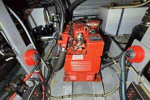 1988 Sea Ray 390 Express Cruiser thumbnail 12
