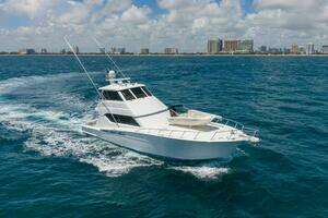 2005 Hatteras Enclosed Bridge thumbnail 2