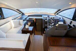 2025 Fairline Squadron 50 thumbnail 7