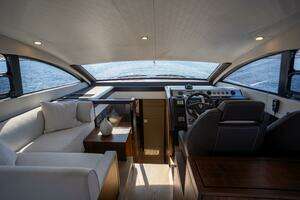 2025 Fairline Squadron 50 thumbnail 6